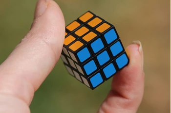 Cubo di Rubik "Il più piccolo del mondo"