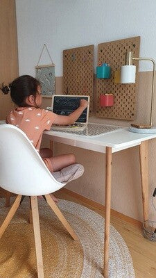 Holzlaptop mit Magnettafel