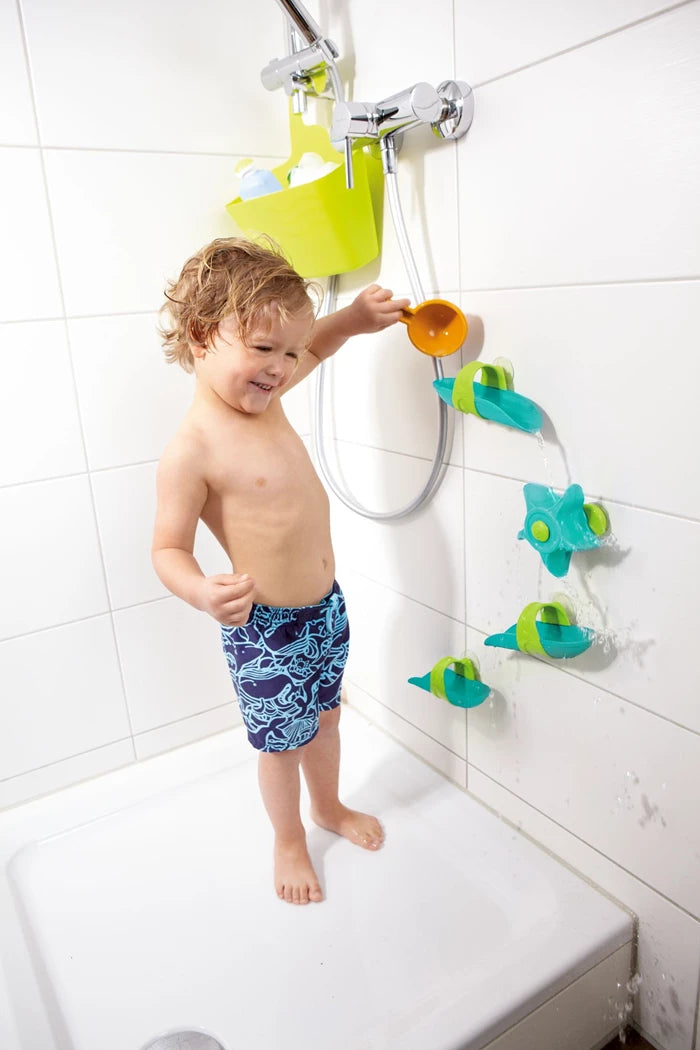 Divertimento in bagno con scivolo a sfera - Cascata
