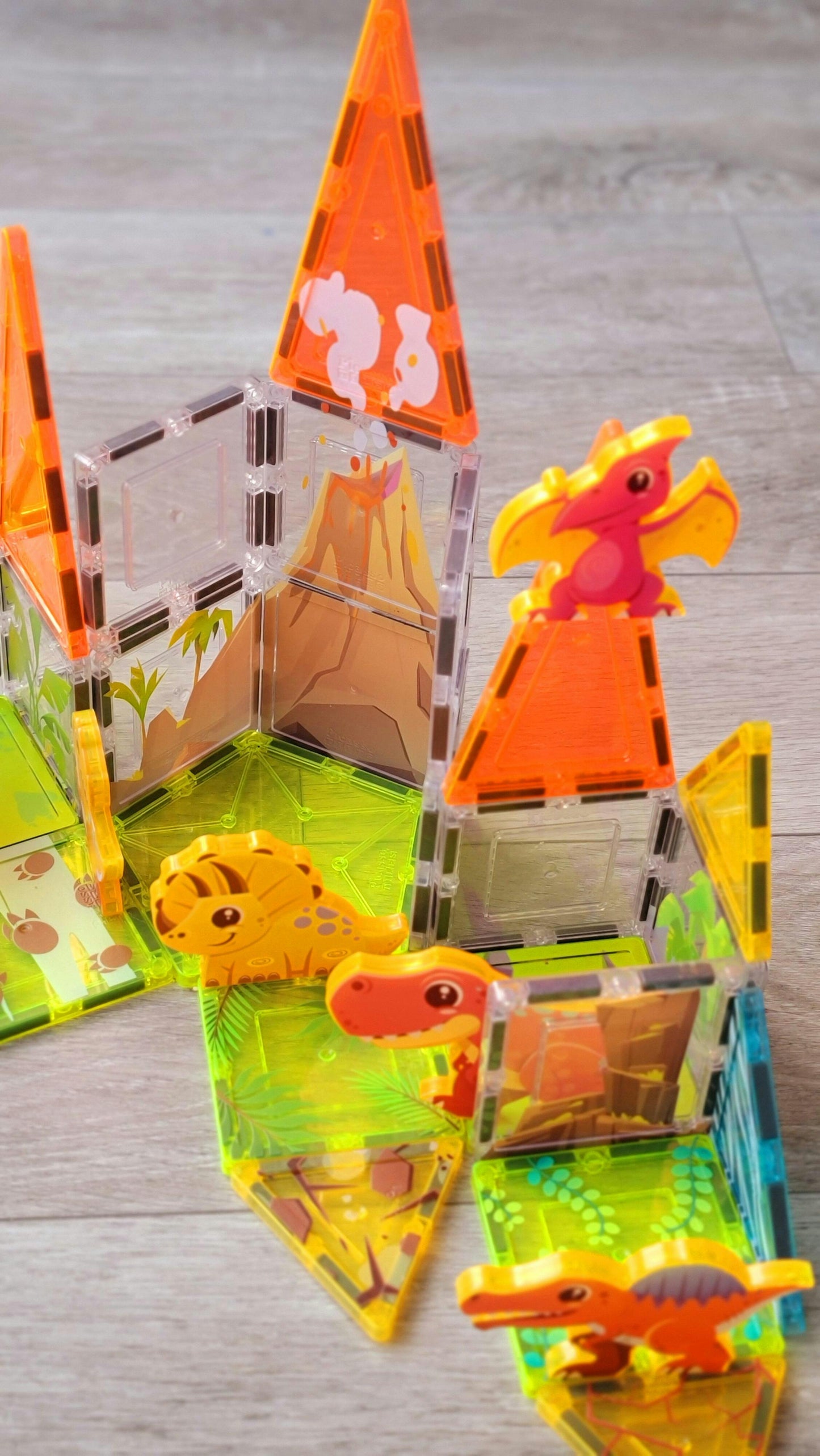 Ensemble d'aventure Dino World Magnetic Tiles - 38 pièces