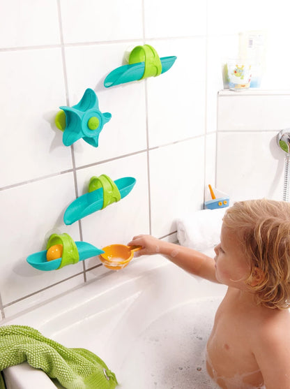 Divertimento in bagno con scivolo a sfera - Cascata