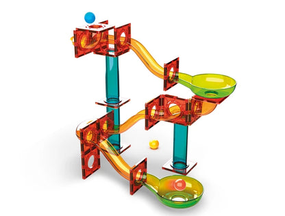 Pista per biglie con tessere magnetiche