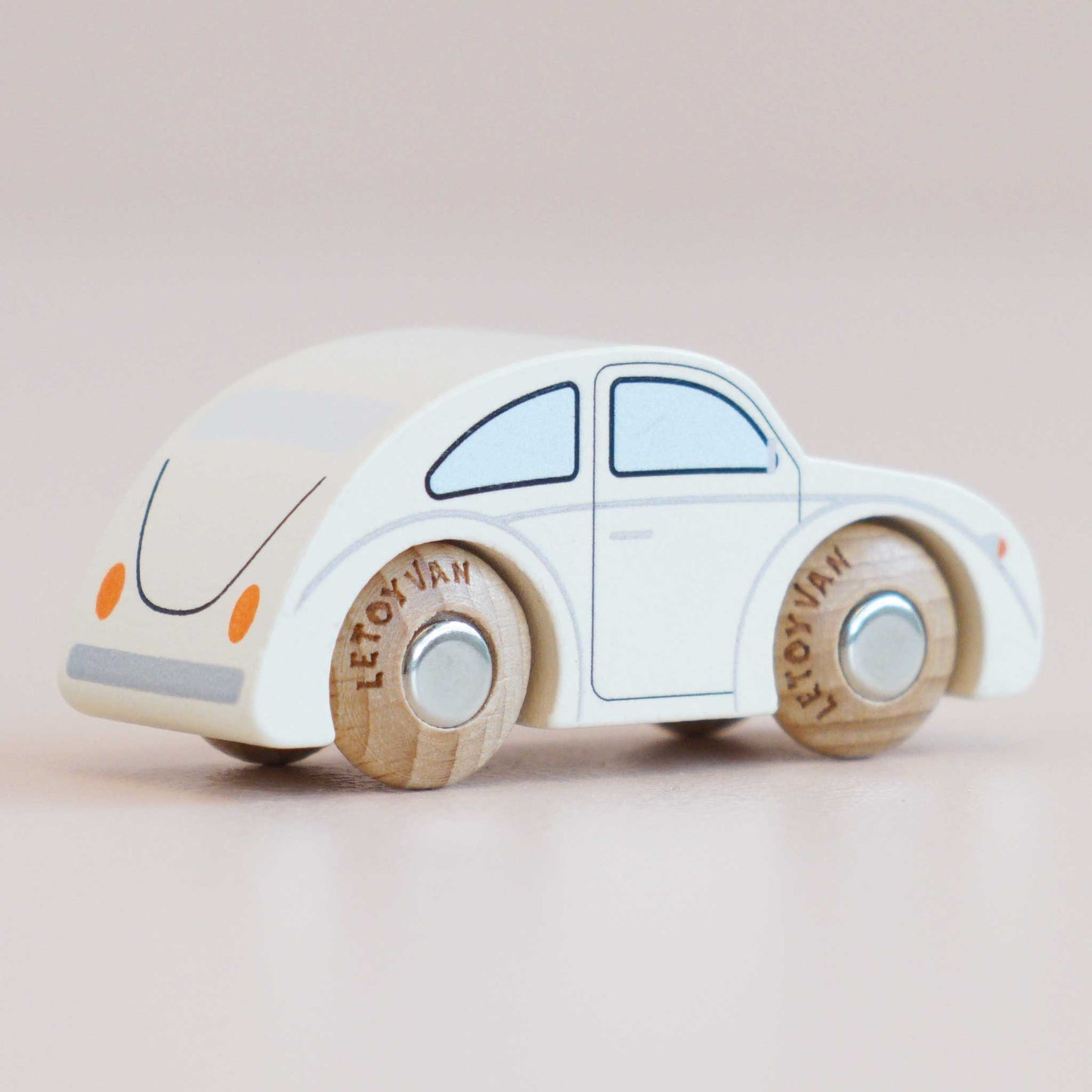 Betty – La Voiture en Bois Vintage